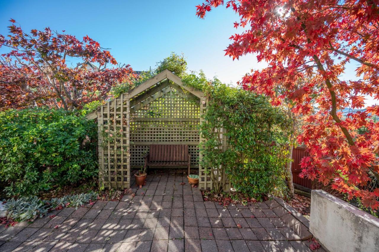 Rose On The Bay - Akaroa Holiday Home Εξωτερικό φωτογραφία